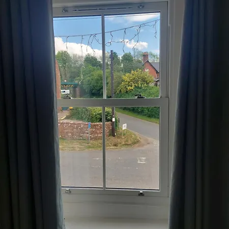 The Mason's Arms Inn *